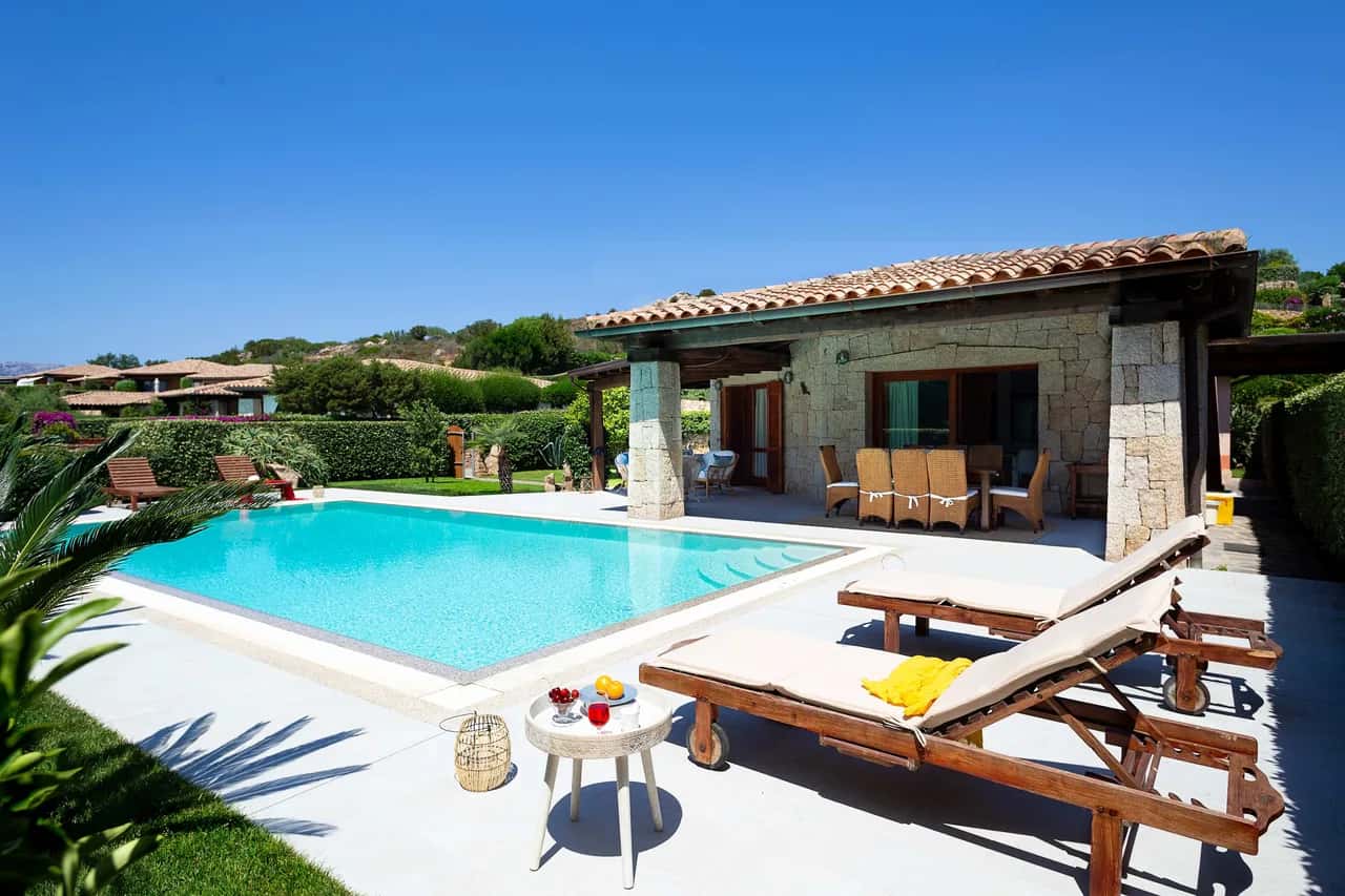 Gorgeous Villa on the White Sandy Beach of Salina Bamba