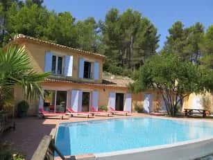 Charming Provencal Villa with Exclusive Privacy