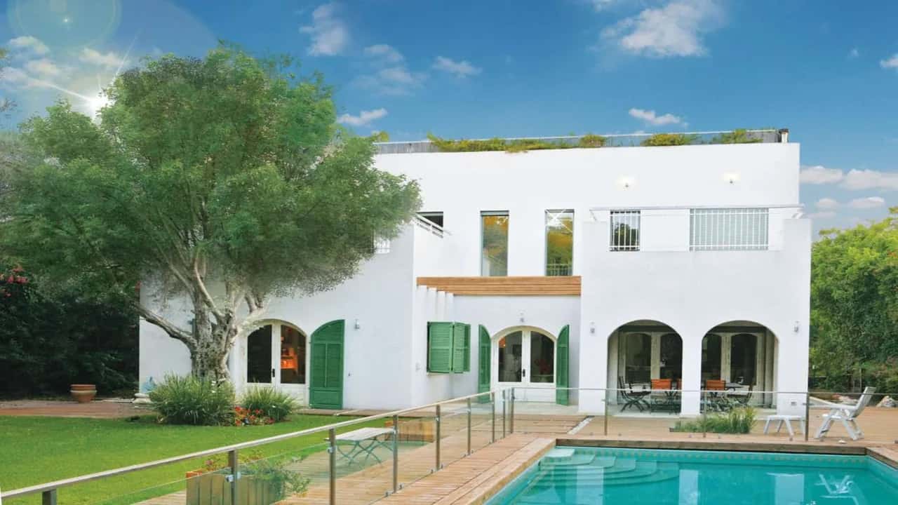 Villa Kosher de 9 Habitaciones con Sauna Privada