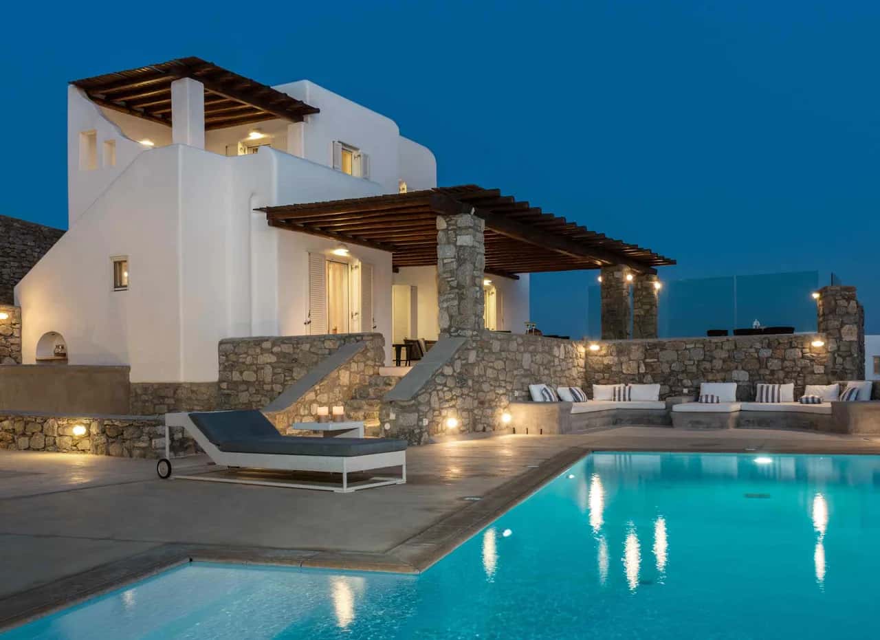 Beautiful Villa With Infinity Pool And Dazzling Views