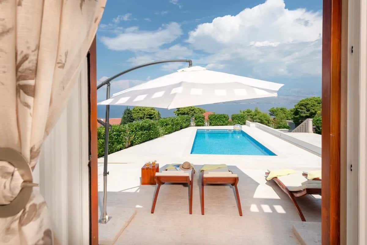 Beautiful 4 BR Villa With Private Pool And Breathtaking Views