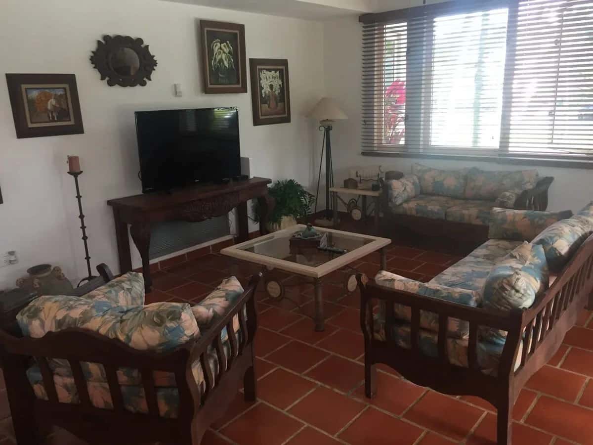 2 BR Beachfront Villa With Pool And Tennis Court