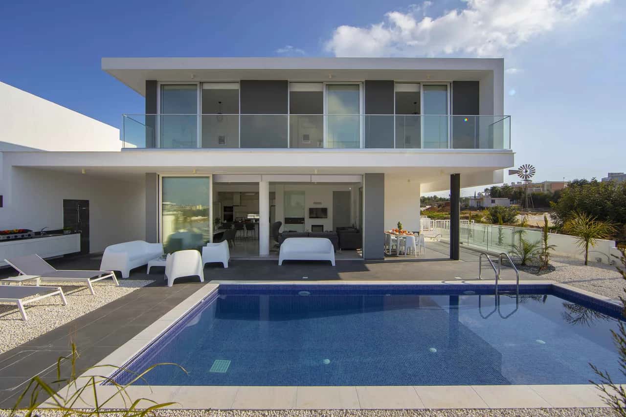 Brand New Luxurious Villa With Pool