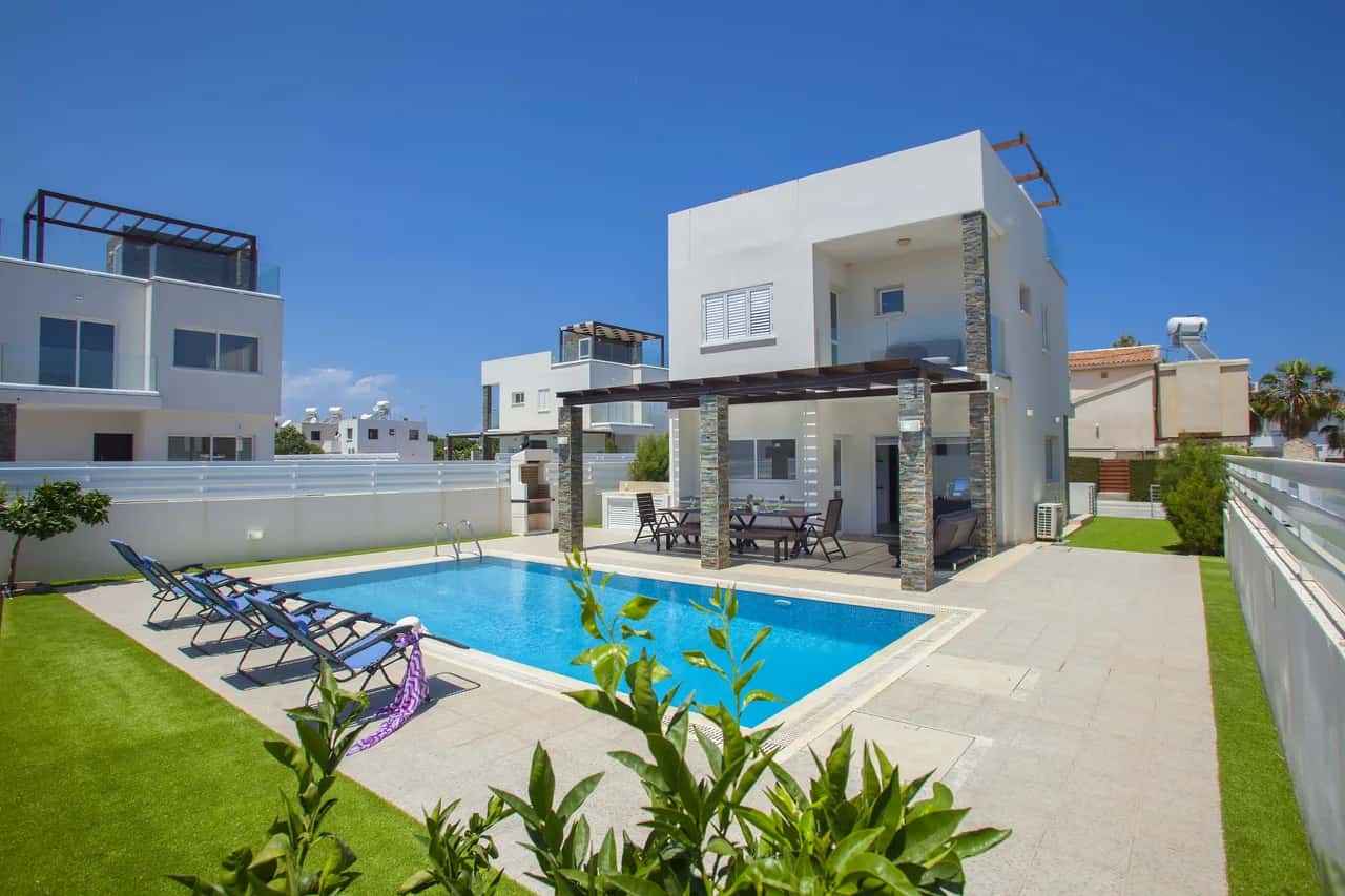 Fantastic Modern Villa With Pool and Amazing View