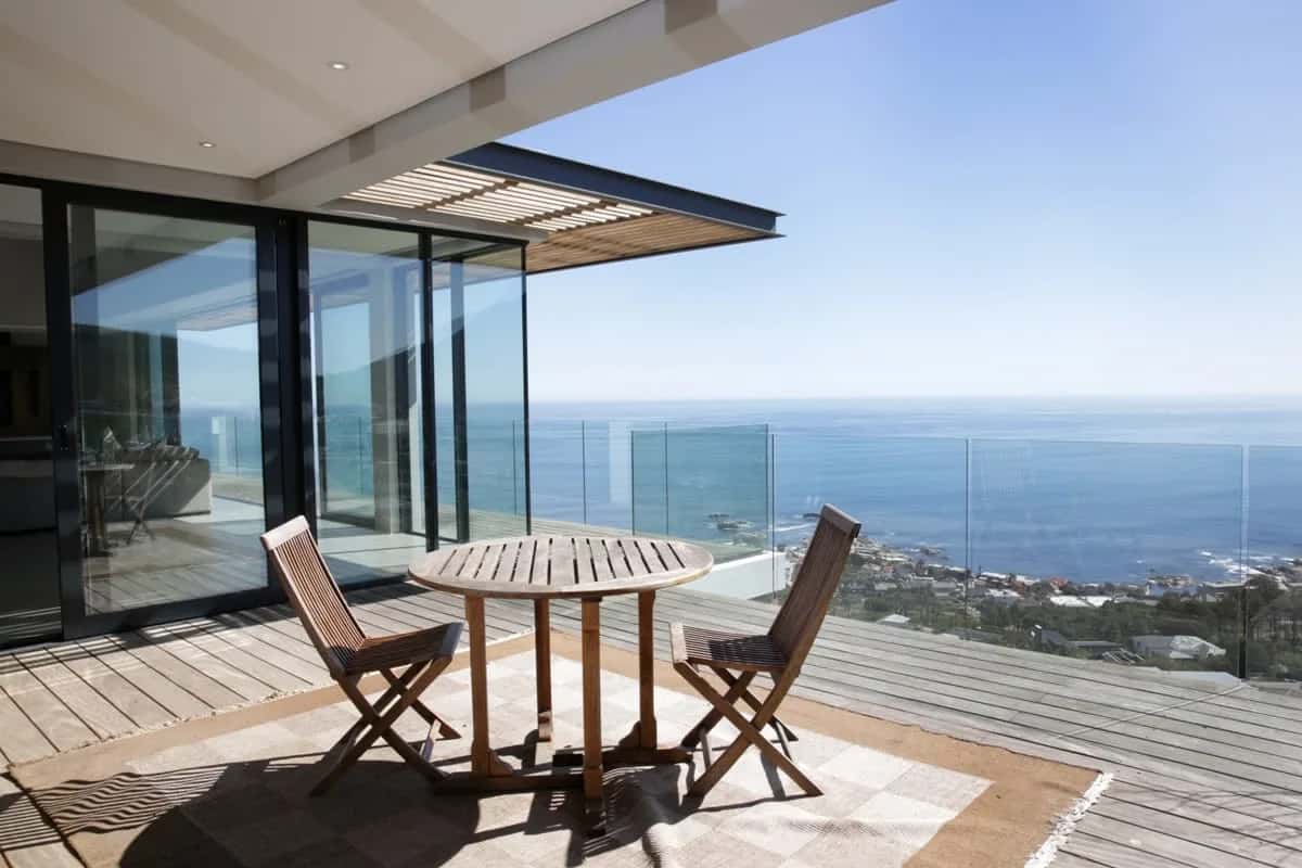 Lavish 4-Bed Villa with Infinity Pool