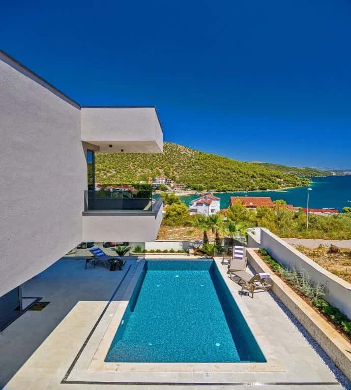 4br Prestigious Villa With Heated Pool In Marina Trogir