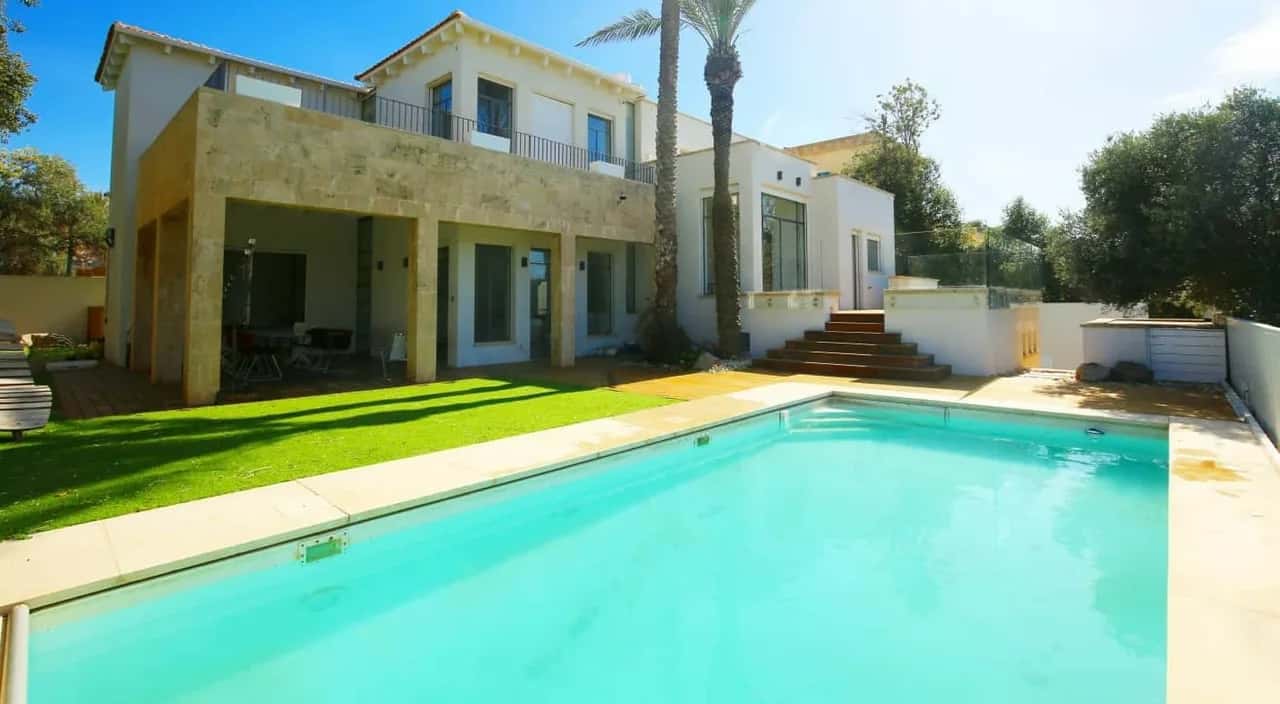 Mesmerizing Villa in Arsuf with Breathtaking Views