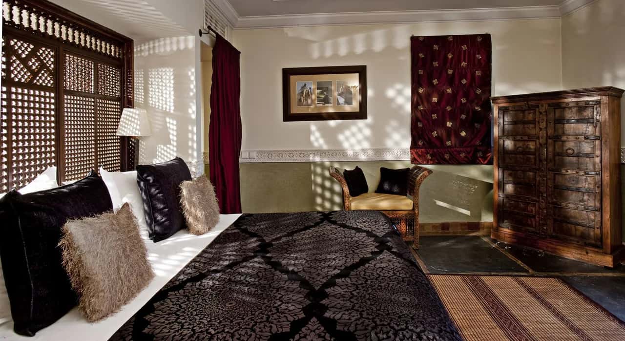 Well Decorated Suite With Balcony Overlooking The Pool