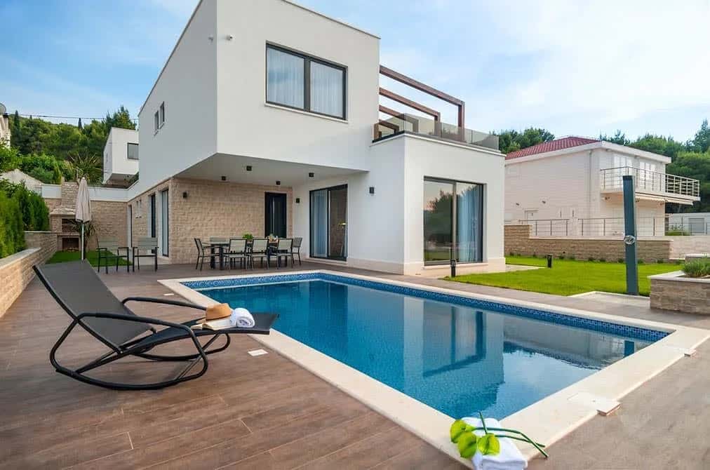 Modern Summer Beachfront Villa