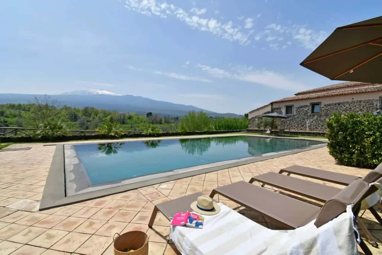 Spectacular Vineyard Villa Close To Catania Airport