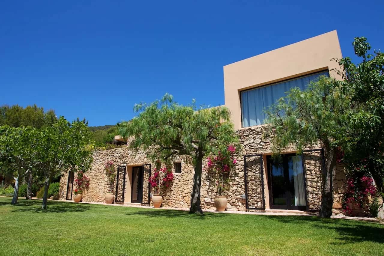 Luxury villa in beautifully landscaped gardens close to Ibiza Town