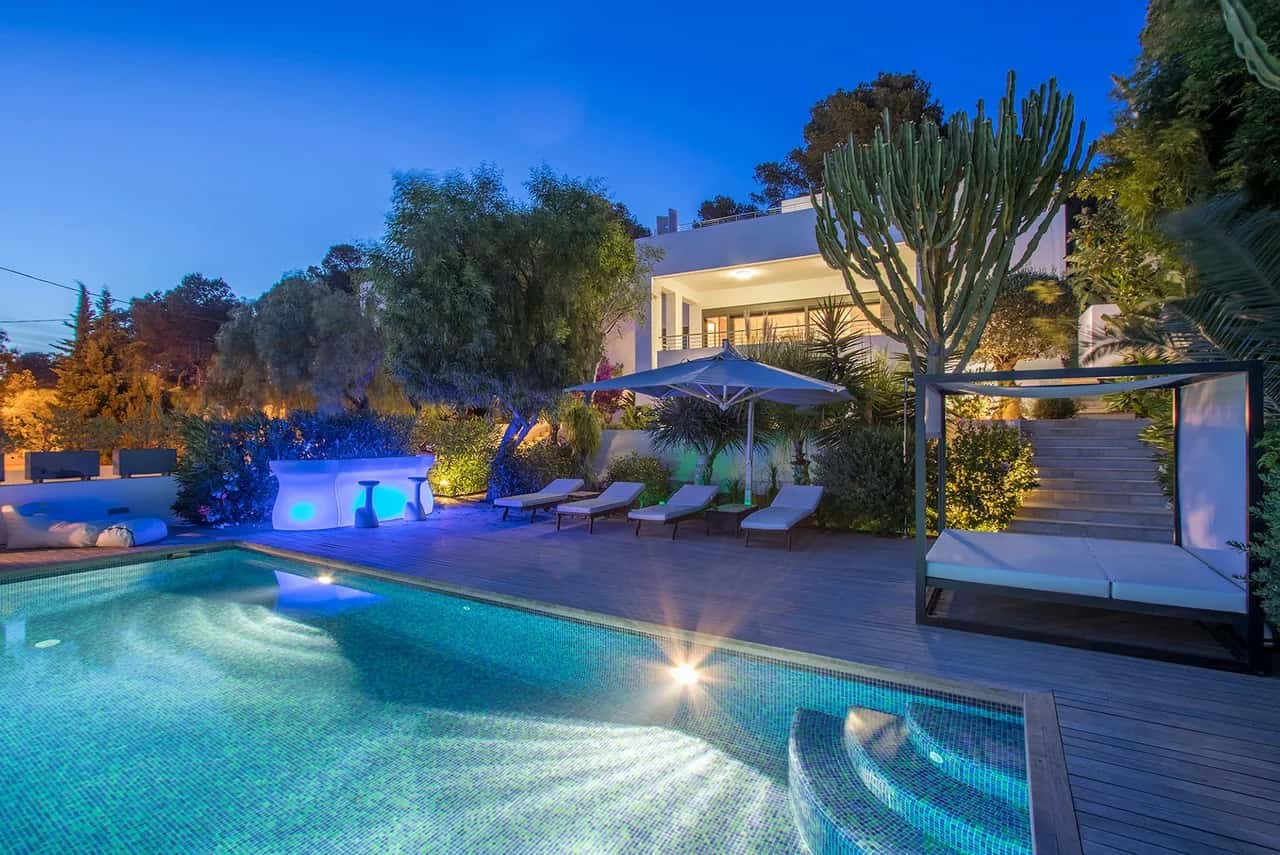 Beautiful newly built villa with great sea views in a much sought after area close to Talamanca