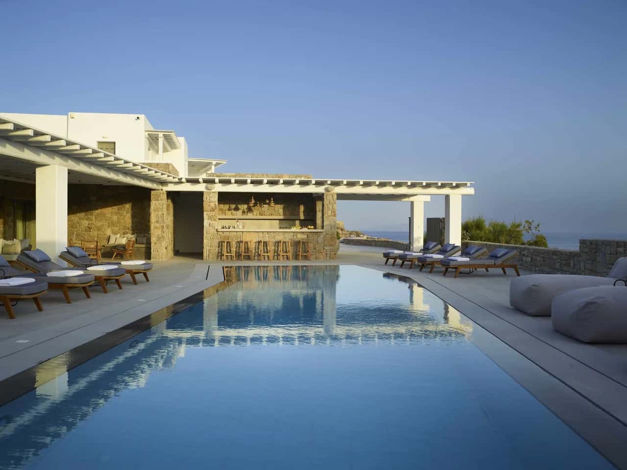 Deluxe Modern  Villa with Luxurious Amenities