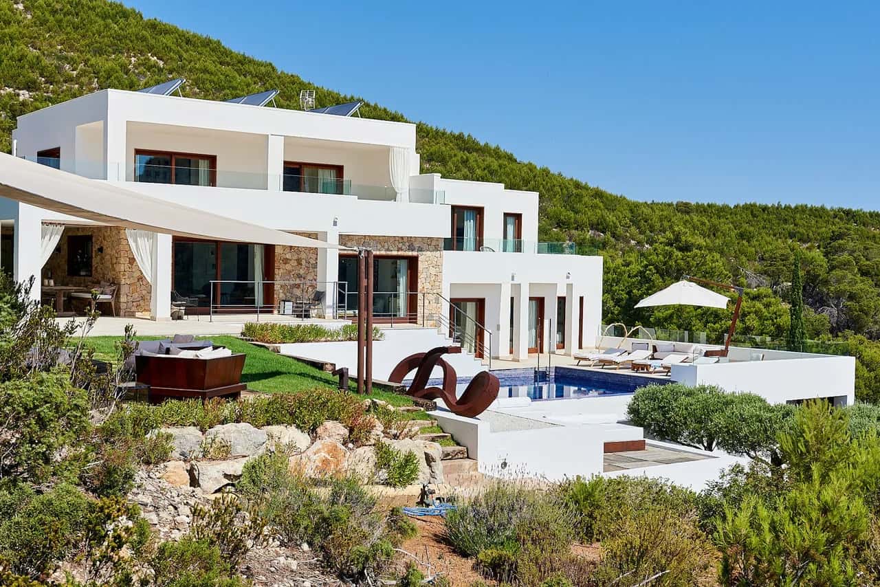 MAGNIFICENT VILLA WITH UNRIVALLED AND BREATH-TAKING VIEWS OVER SOL DEN SERRA