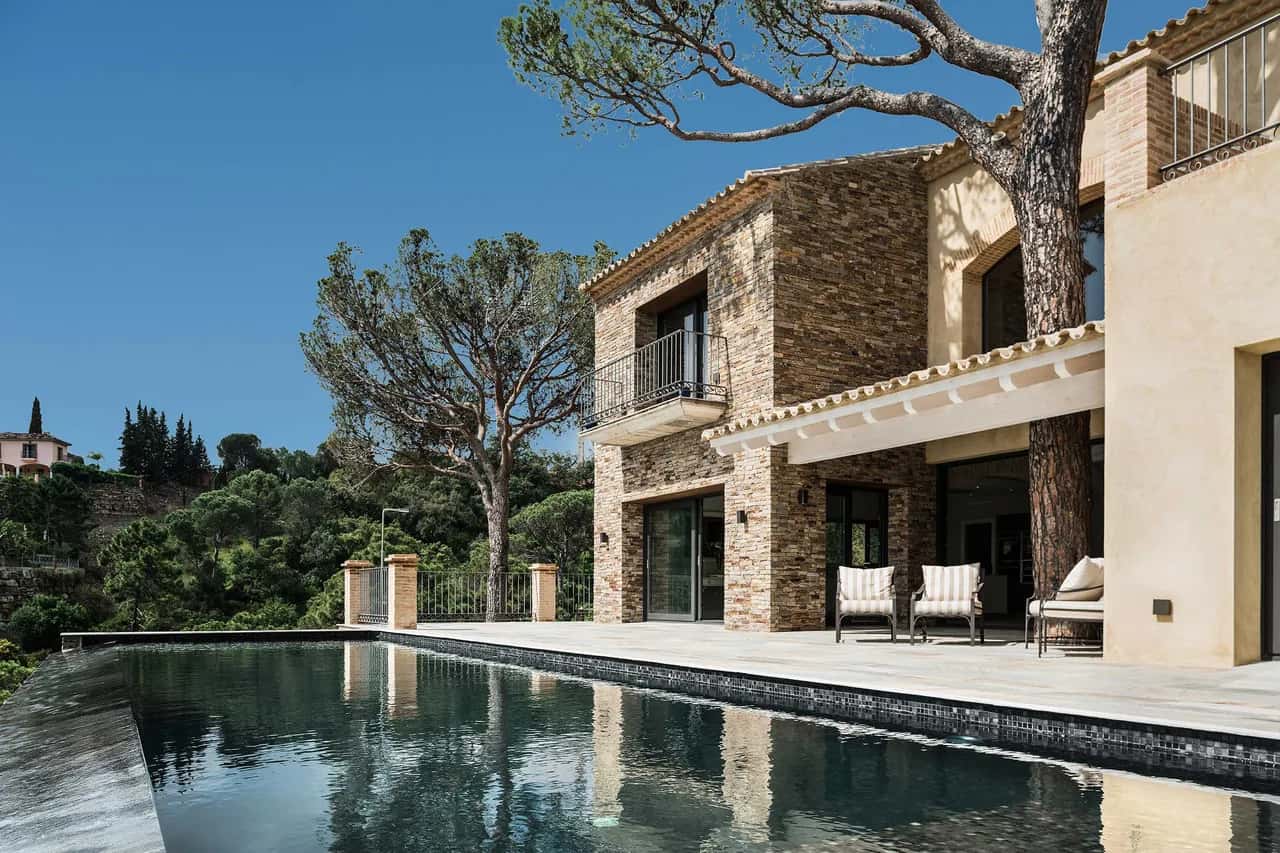 Superb Modern Villa with Luxurious Interiors