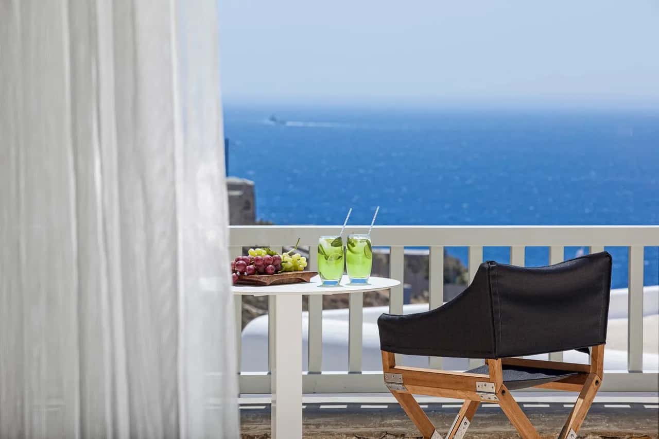 REMARKABLE VILLA WITH SPACIOUS TERRACE AND PRIVATE POOL