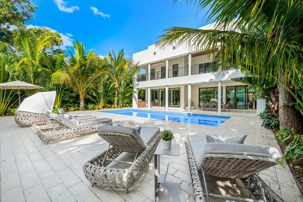 Brand New Waterfront Villa With Heated Pool And Grand Foyer