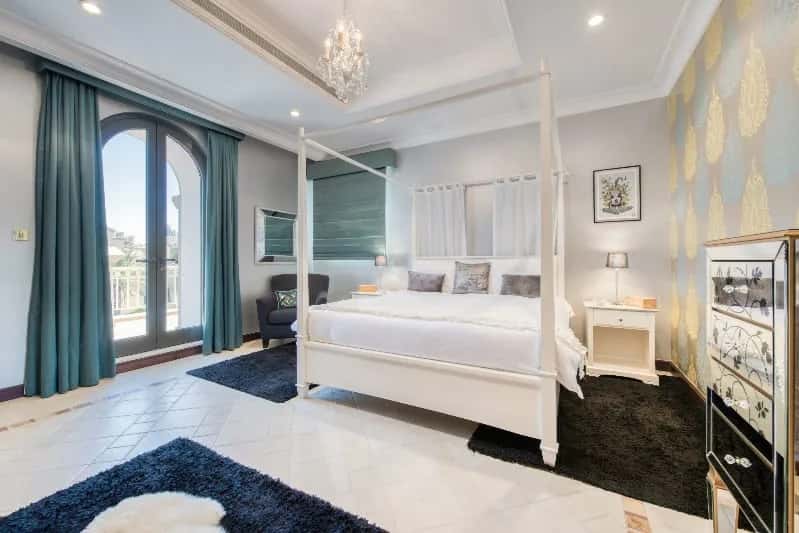 Luxurious 5 BR Villa with Private Pool