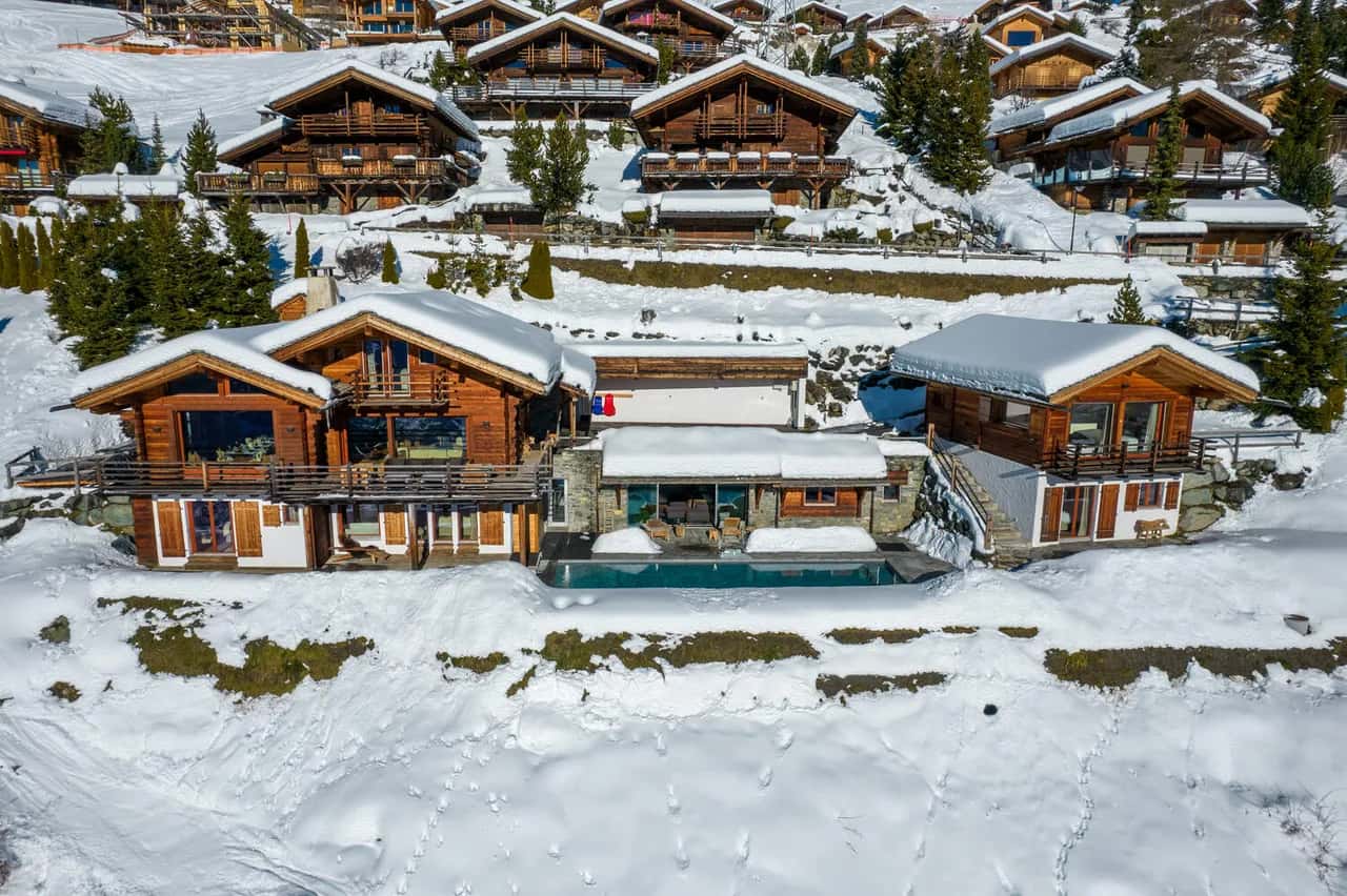 PRIME LUXURIOUS CHALET WITH PRIVATE HEATED POOL