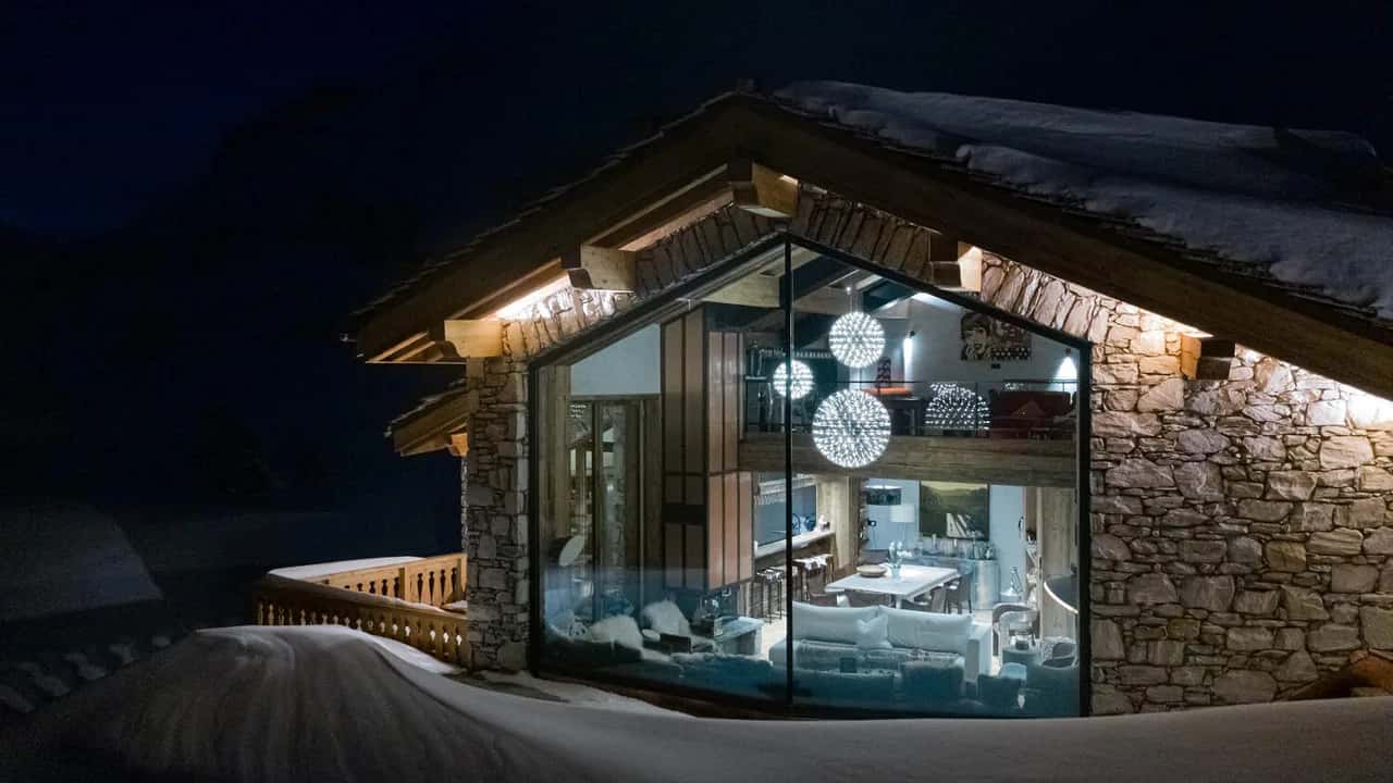 IMPRESSIVE CHIC CHALET WITH SAUNA AND POOL