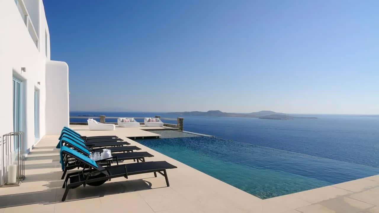 Charming Mykonos Villa With Contemporary Design