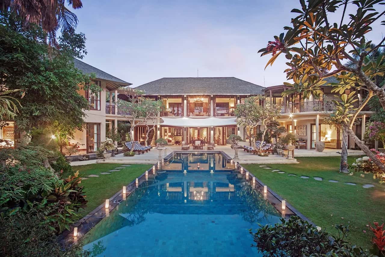 Charming villa with Balinese design and contemporary interiors