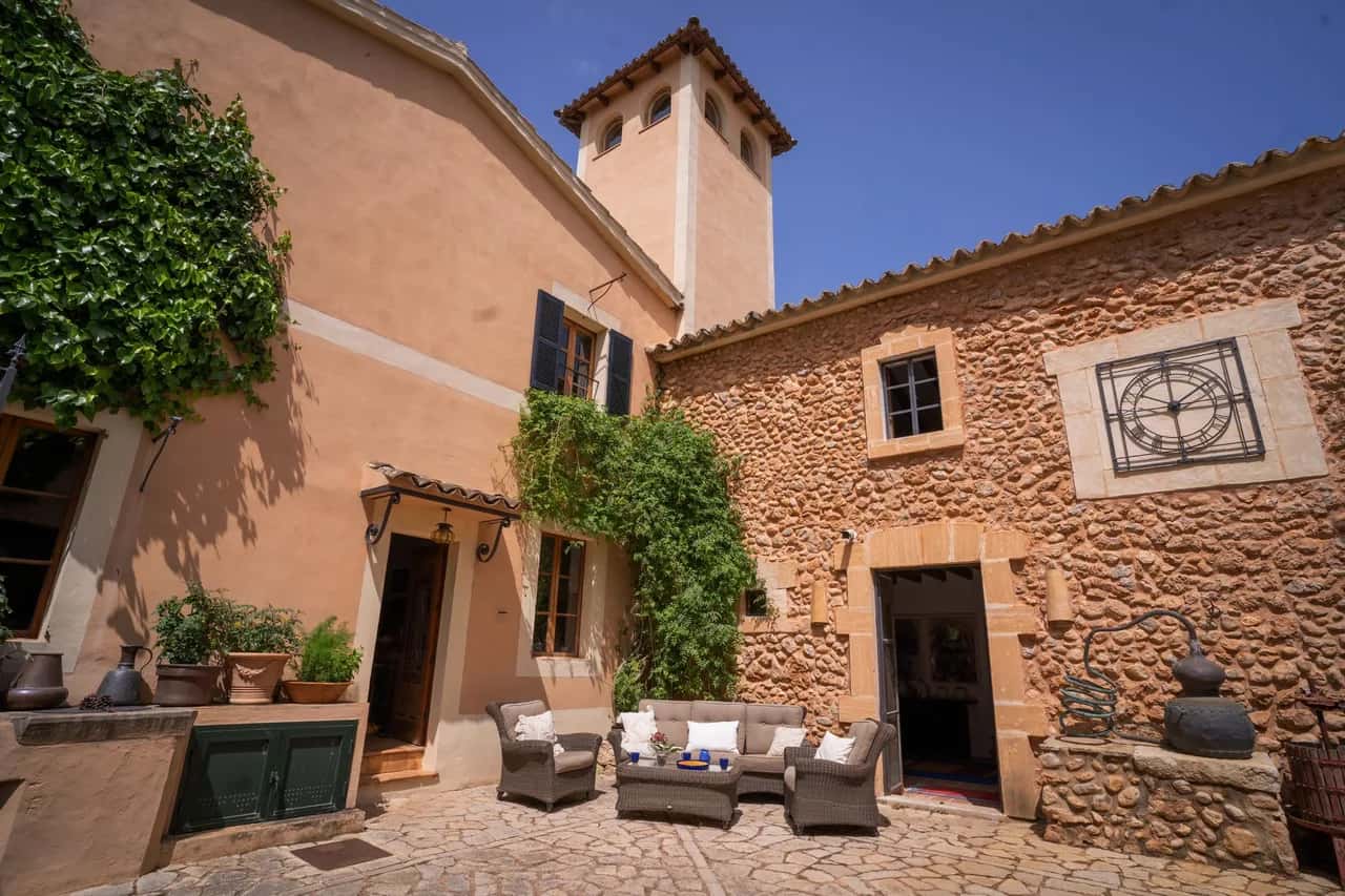 Beautiful Traditional Finca Near Plaza Espana In Palma