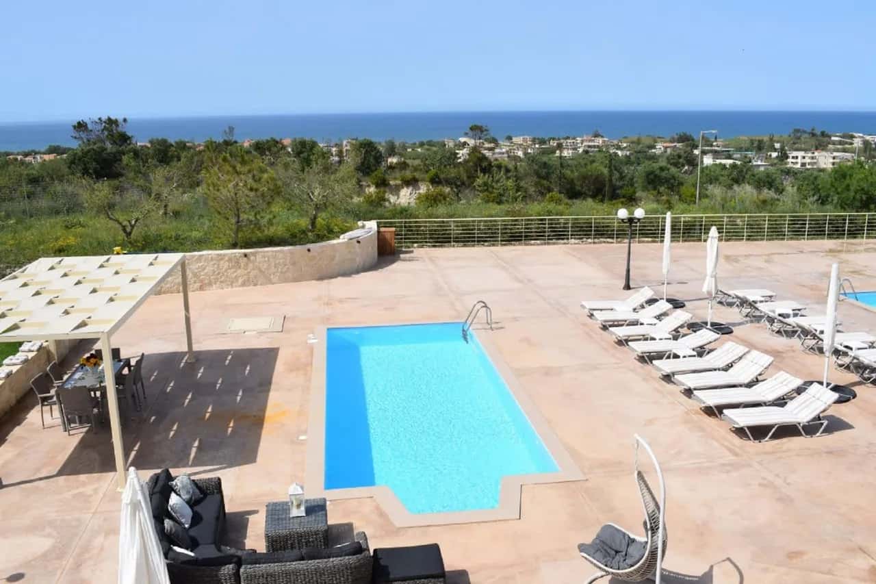 DELUXE MODERN VILLA IN CRETE