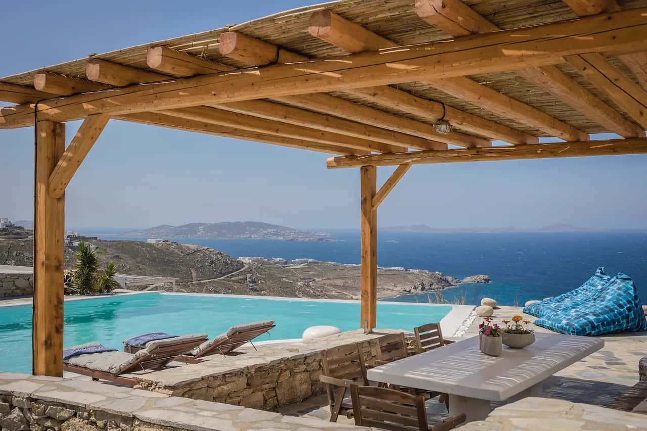 Amazingly located villa with breathtaking views of the sunset