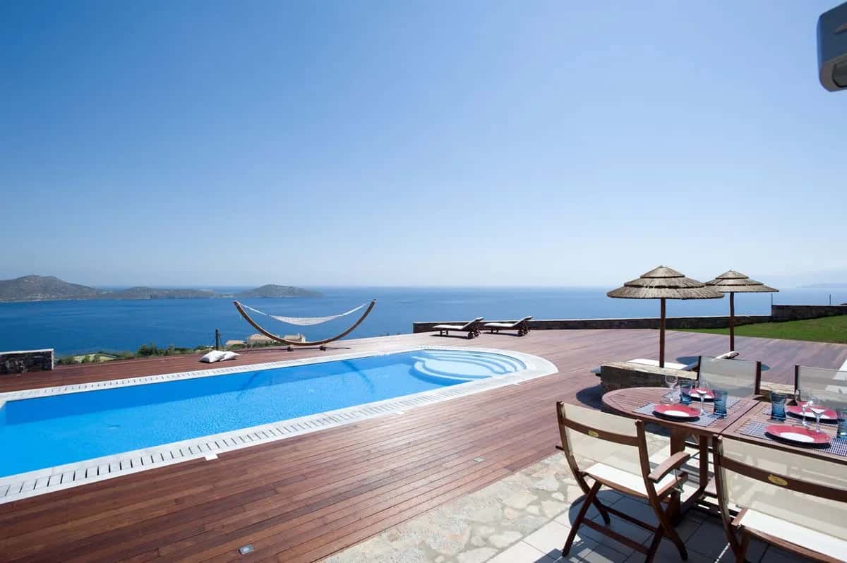 SPECIAL DELUXE VILLA WITH GYM AND STUNNING VIEWS