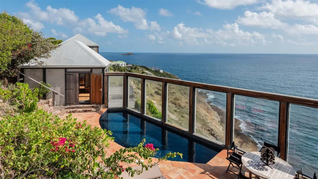 Villa minimaliste avec une belle panorama