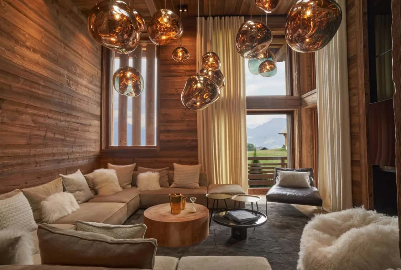 Grand chalet alpin majestueux avec piscine intérieure