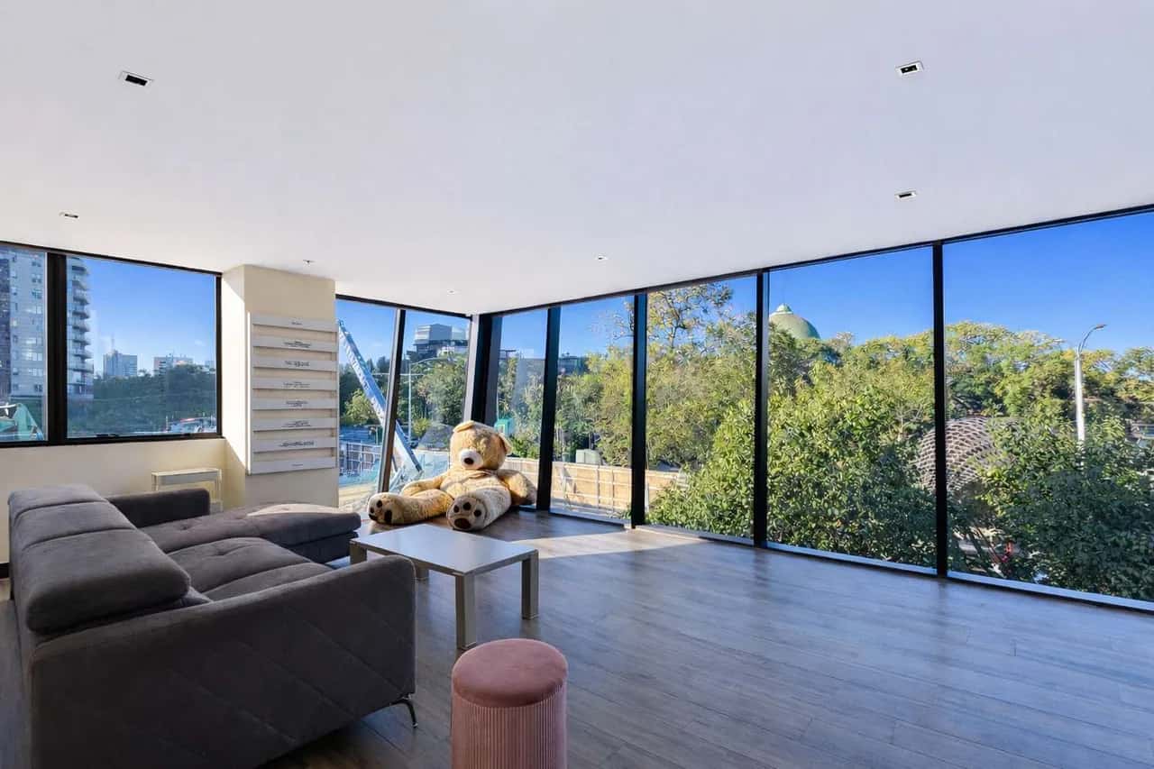 Grand St Kilda 2-story Sub Penthouse At Lucient