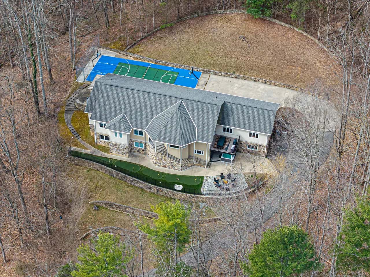 Spacious Six Bedroom Estate in Asheville