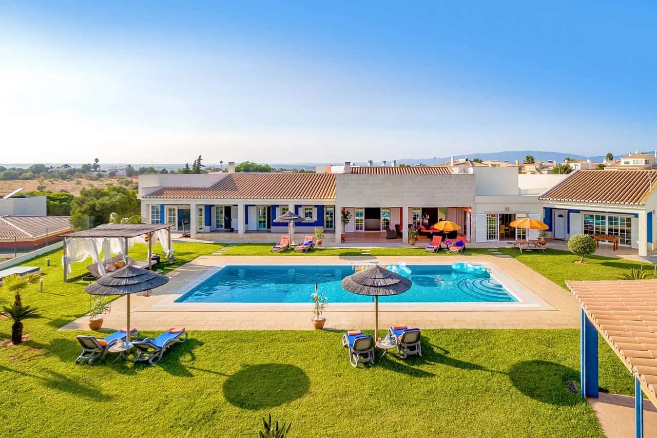 Amazing Villa With Pool Gym And Spa
