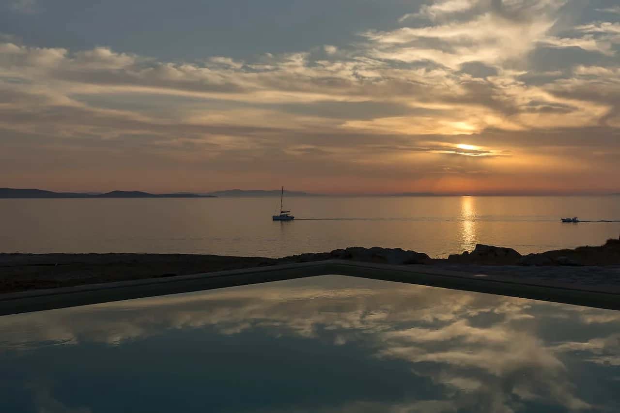Inspiring villa with unobstructed Views of the Med