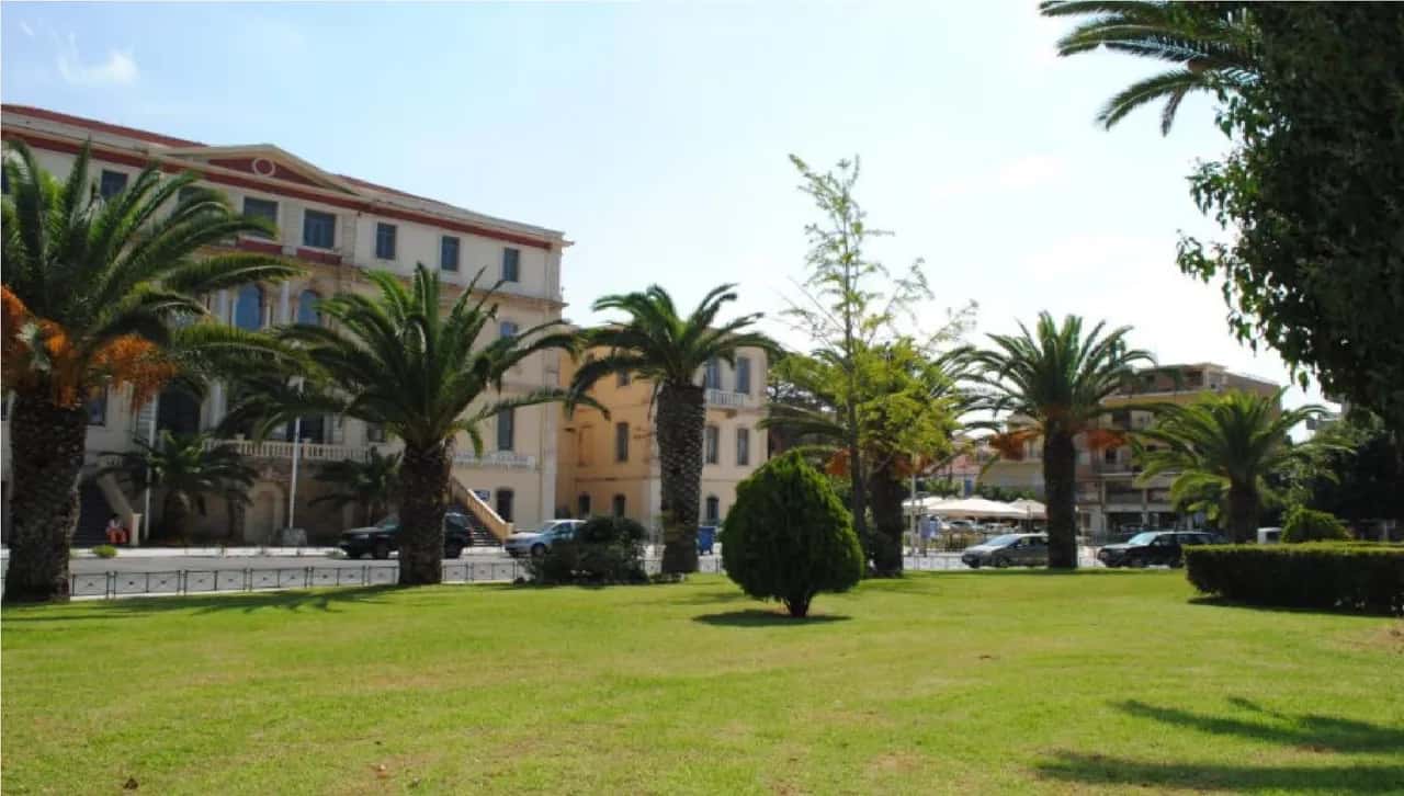 Spacious Apartment Located in Chania Town