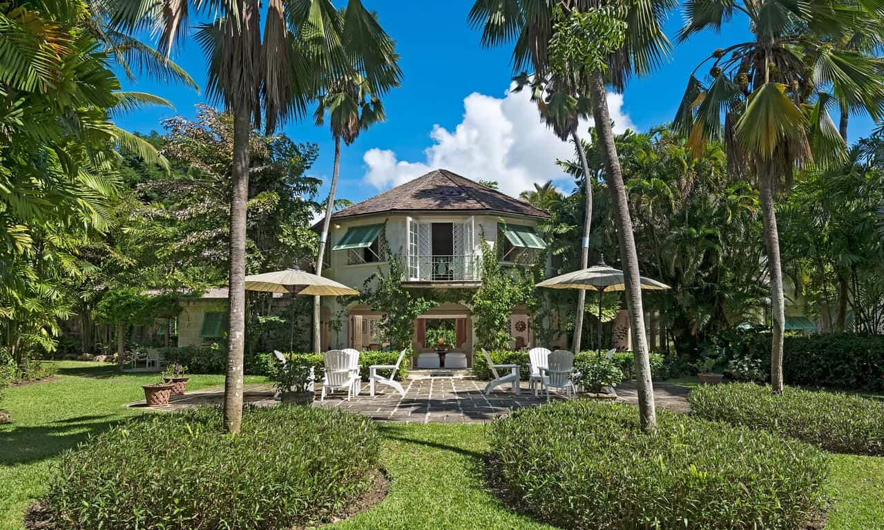 Villa eingebettet im Herzen von drei Morgen üppiger Natur
