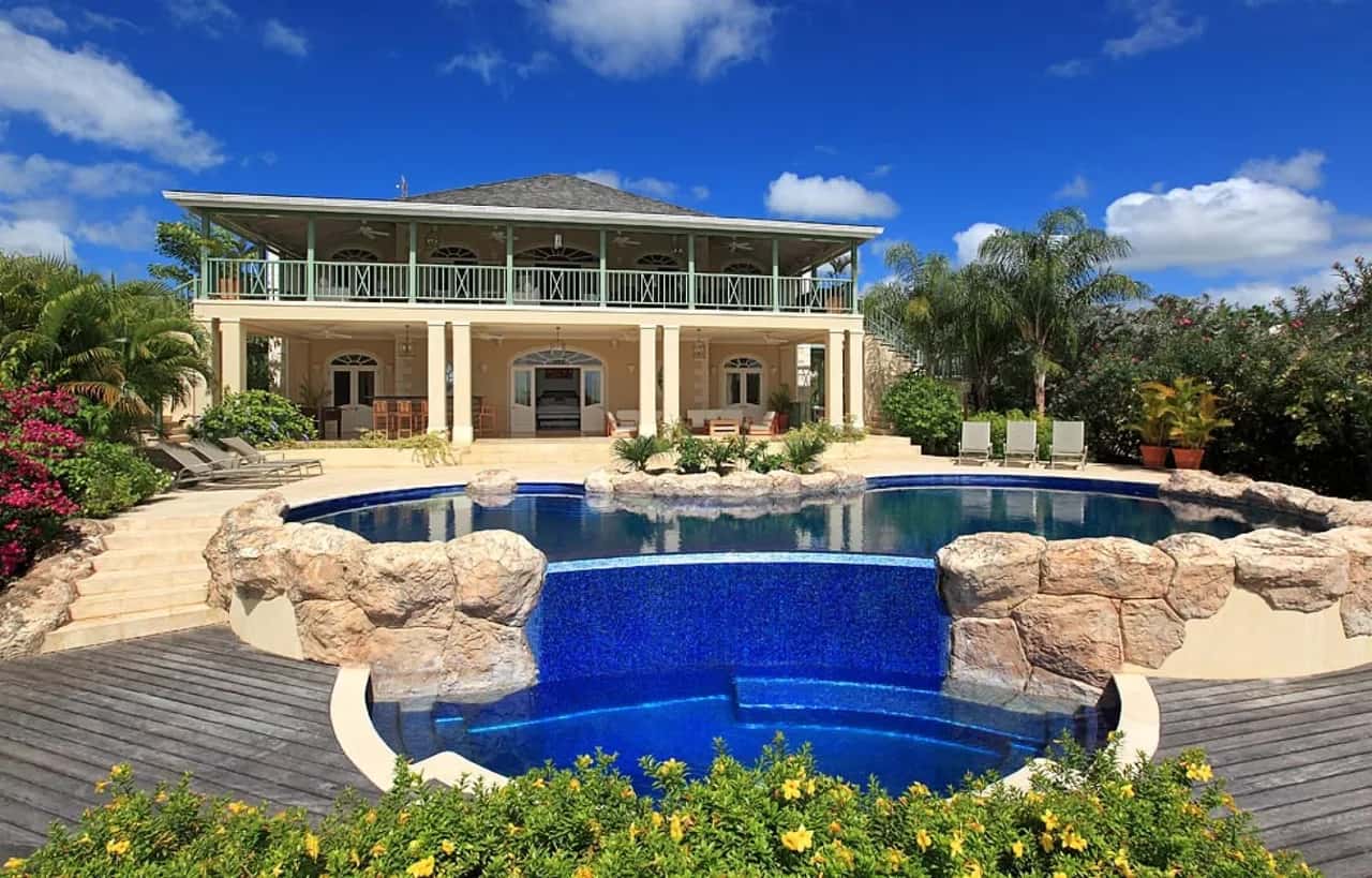 Luxurious 5-br Villa Located in a Fabulous Resort