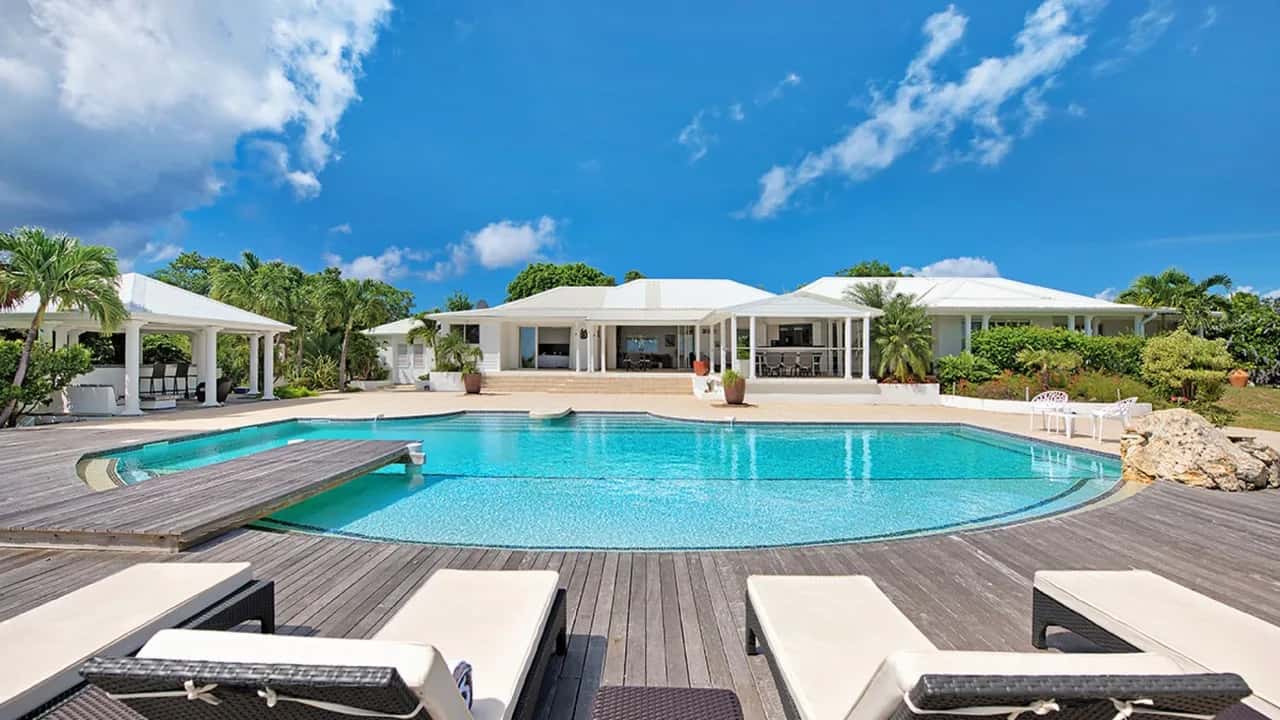Ideal family villa with enchanting ocean views