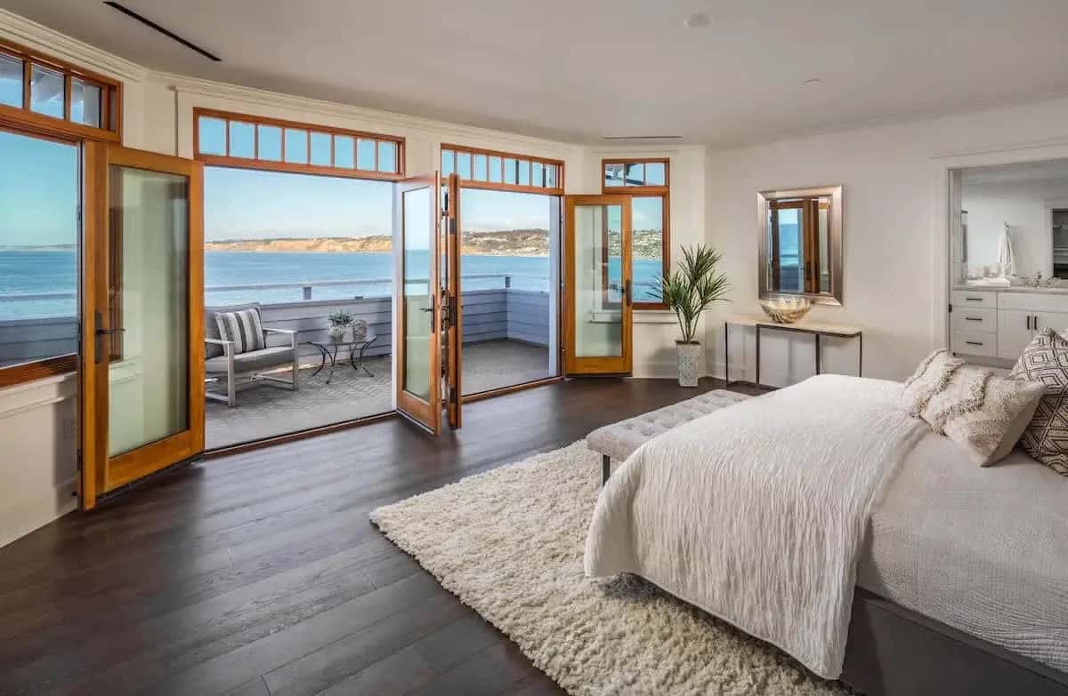Oceanfront Three Bedroom Villa in San Diego