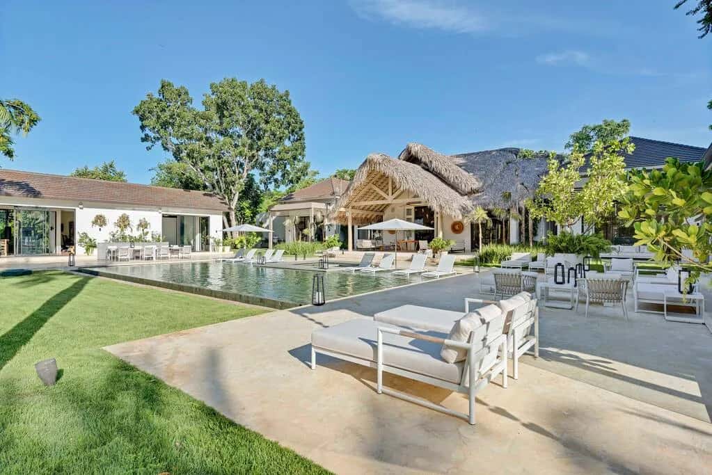 Beachfront Eight Bedroom Villa in La Romana