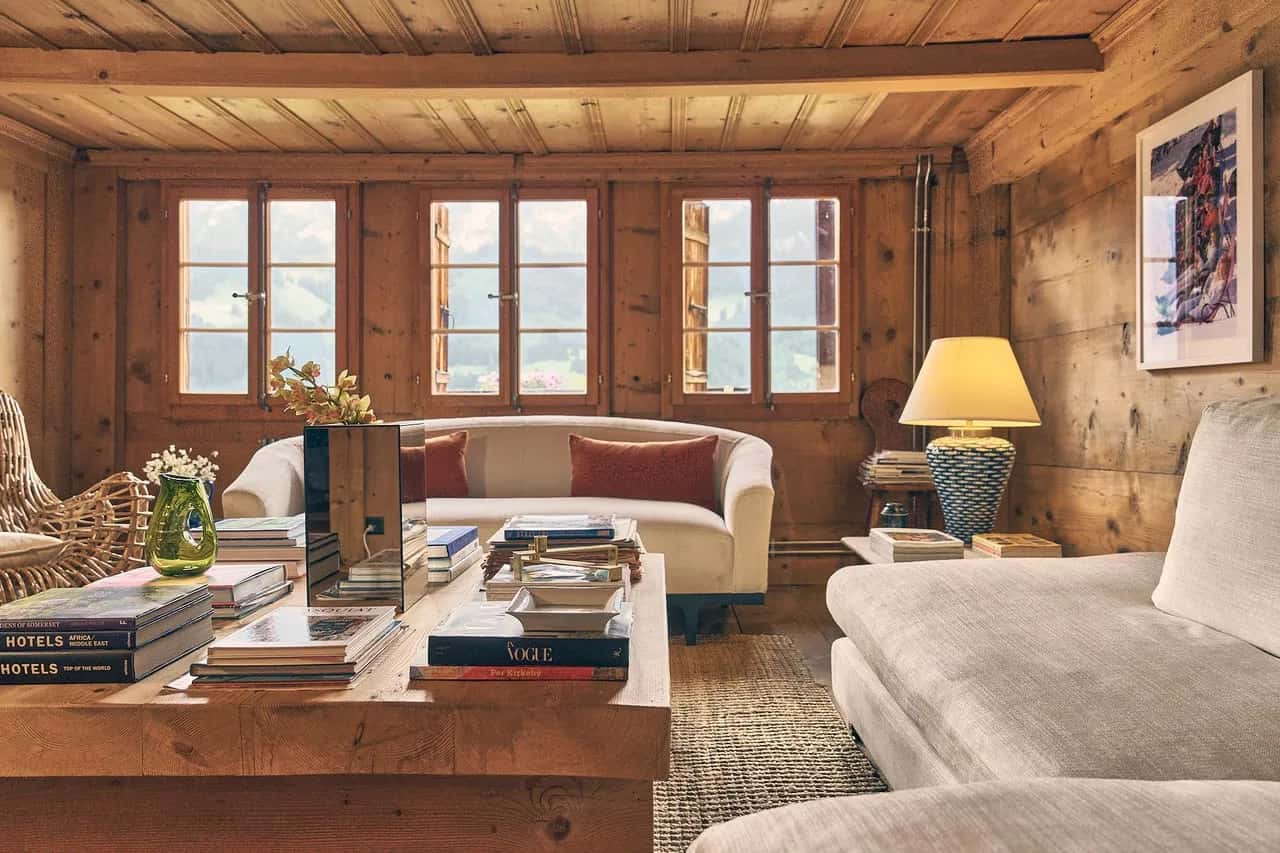 Renoviertes Chalet über dem malerischen Dorf