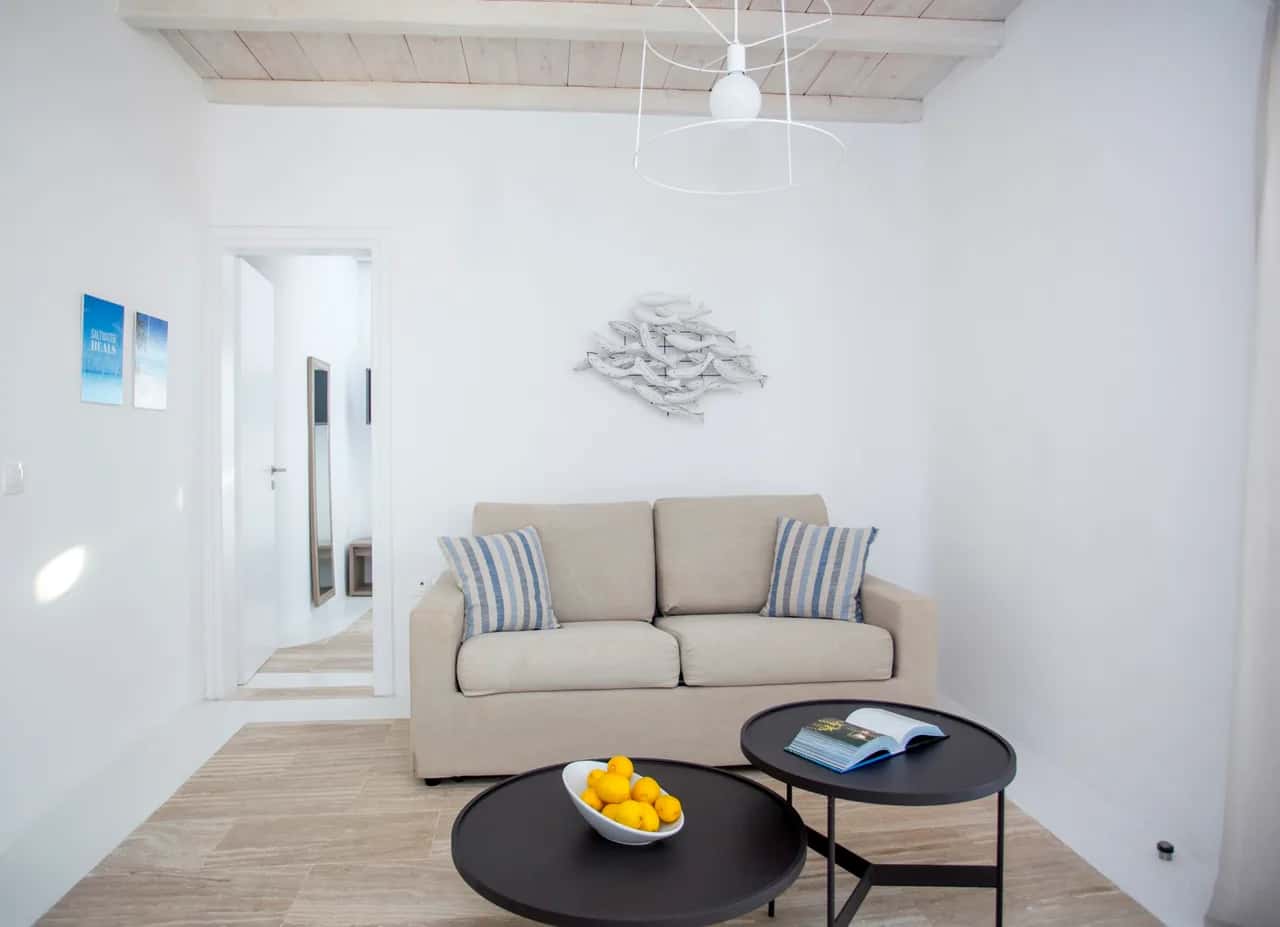 Elegant Suite With Living Room & Kitchenette