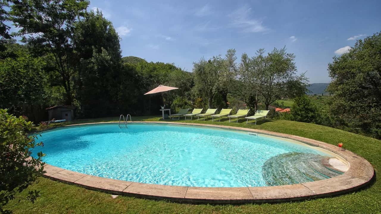 Tranquil Retreat With Pool, Garden & Park Views