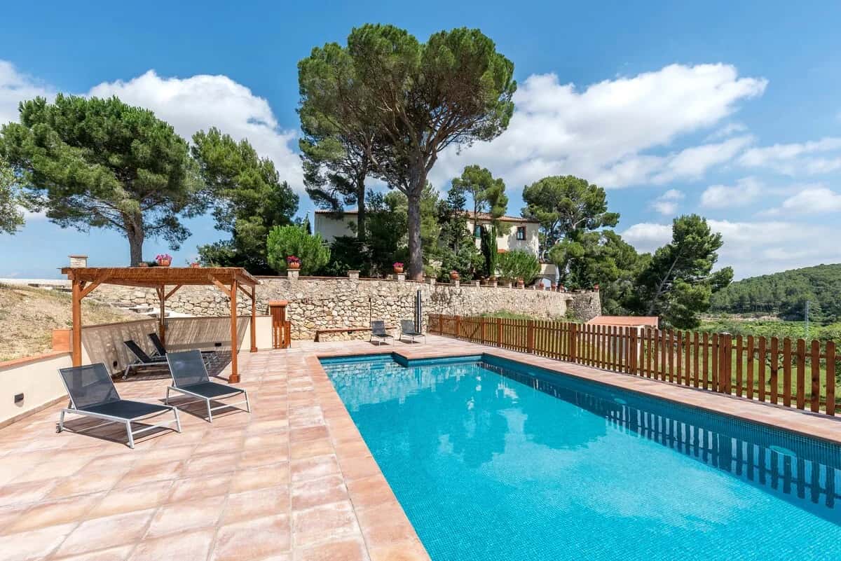 Elegant Nine Bedroom Villa in Barcelona