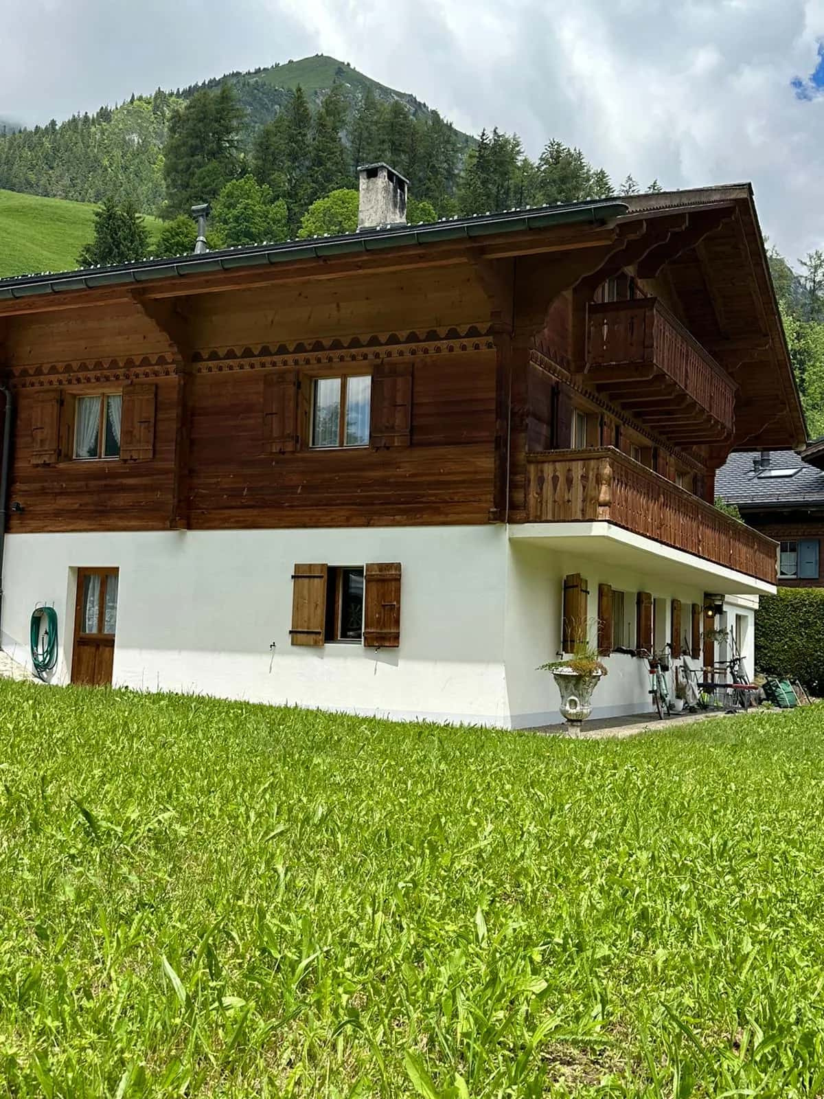 Enchanting 4BR Chalet Nestled in the Heart of a Pristine Apine Landscape