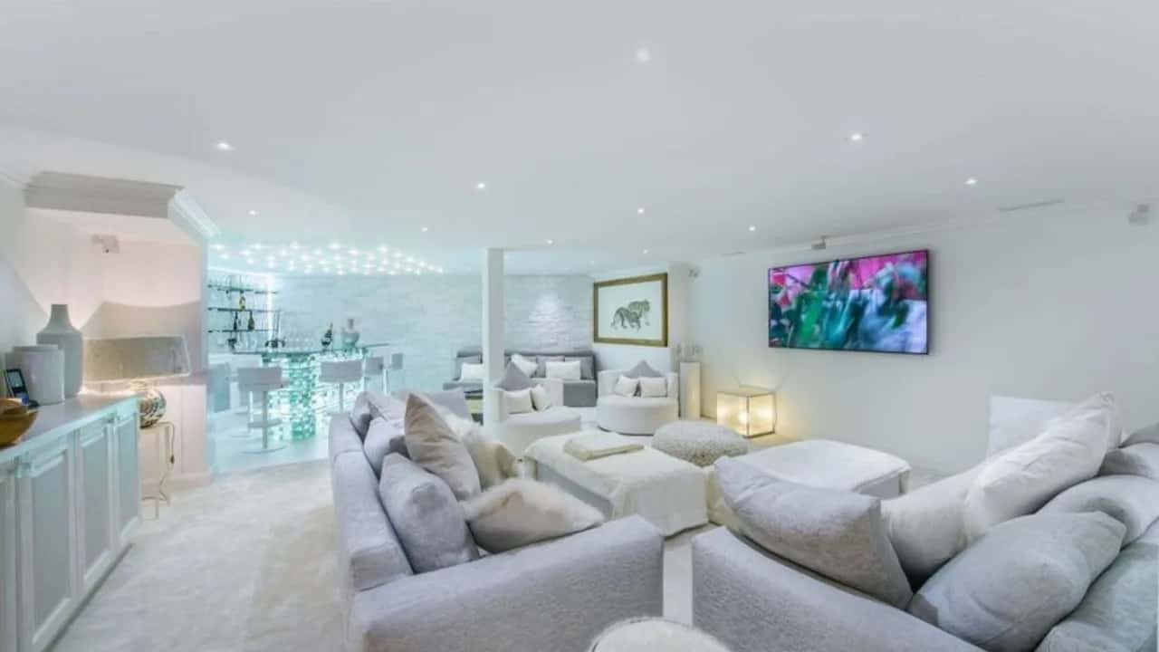 Elegant White Dream Chalet Near Slopes