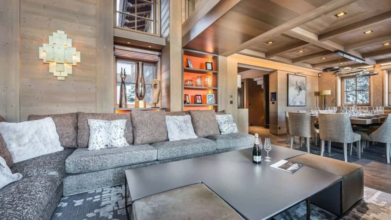 Chalet Alpin Moderne avec Cinéma Maison