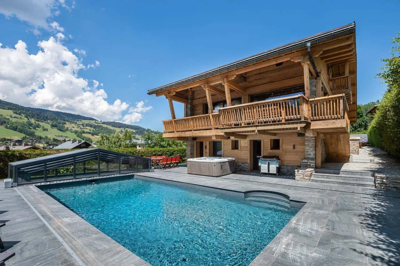 Chalet de lujo en Megève con decoración moderna en tendencia